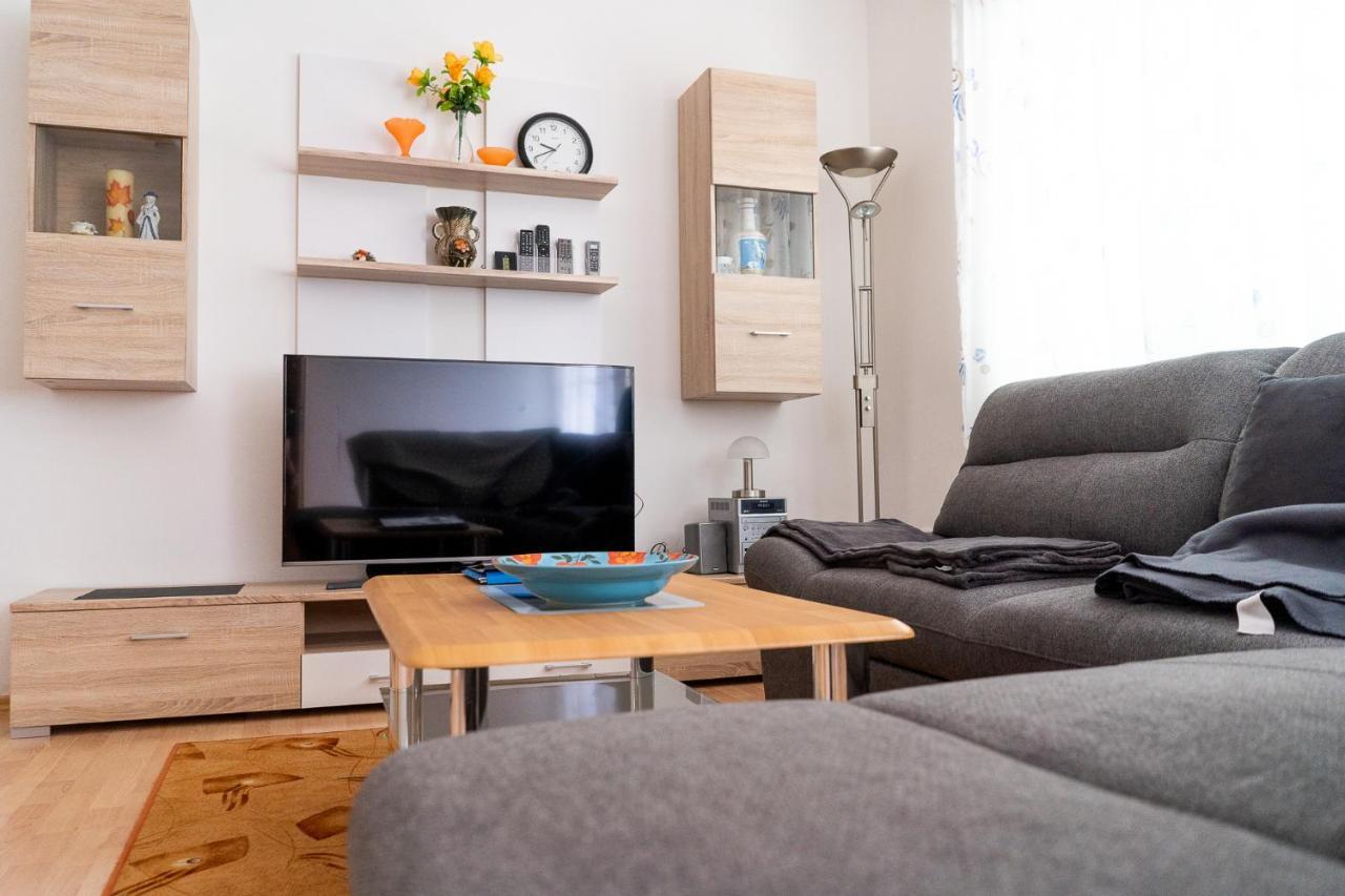 Apartment Mladen Biograd Na Moru Buitenkant foto
