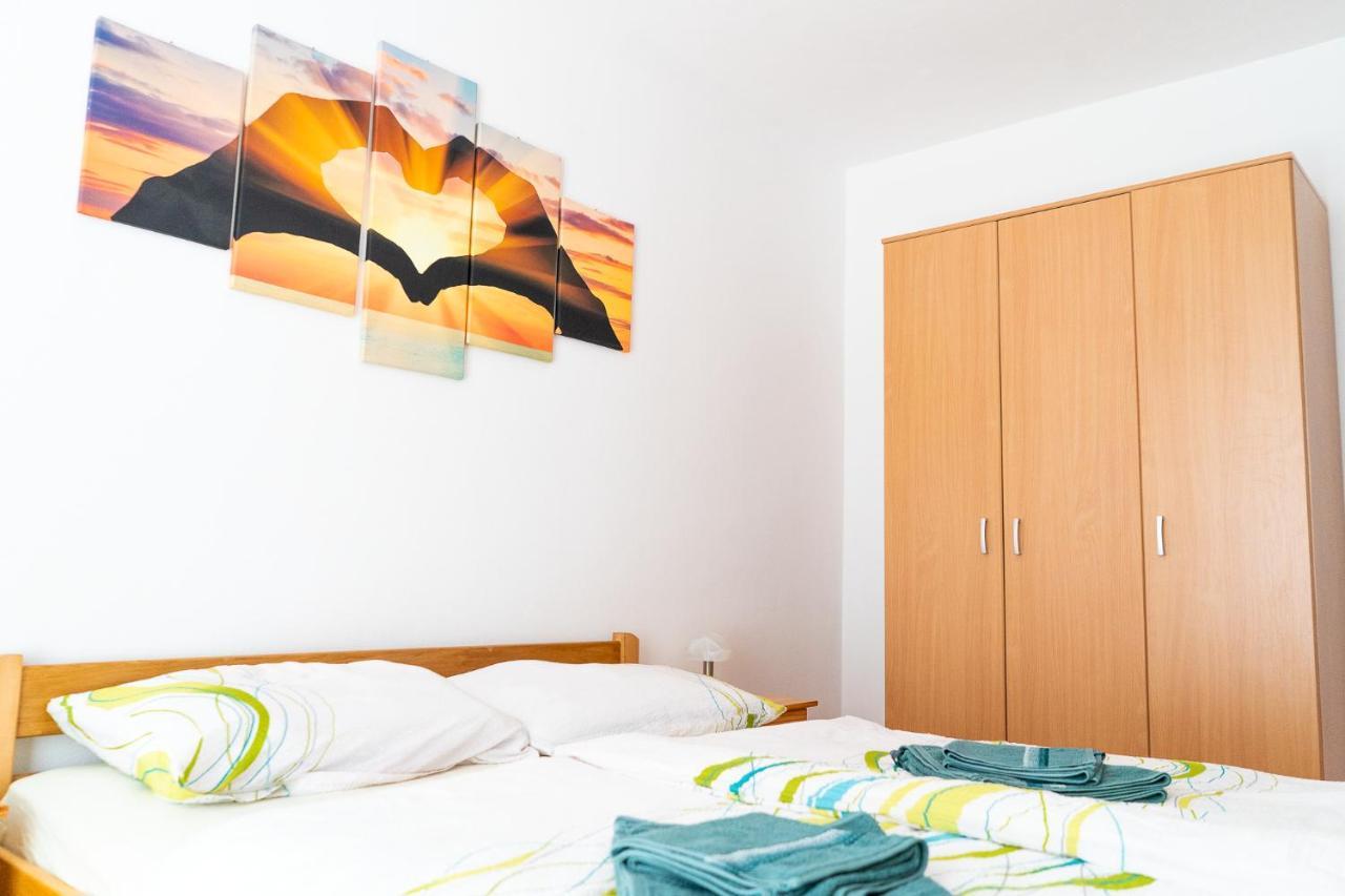 Apartment Mladen Biograd Na Moru Buitenkant foto
