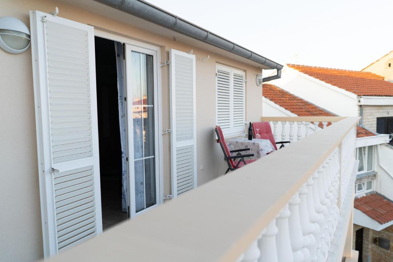 Apartment Mladen Biograd Na Moru Buitenkant foto
