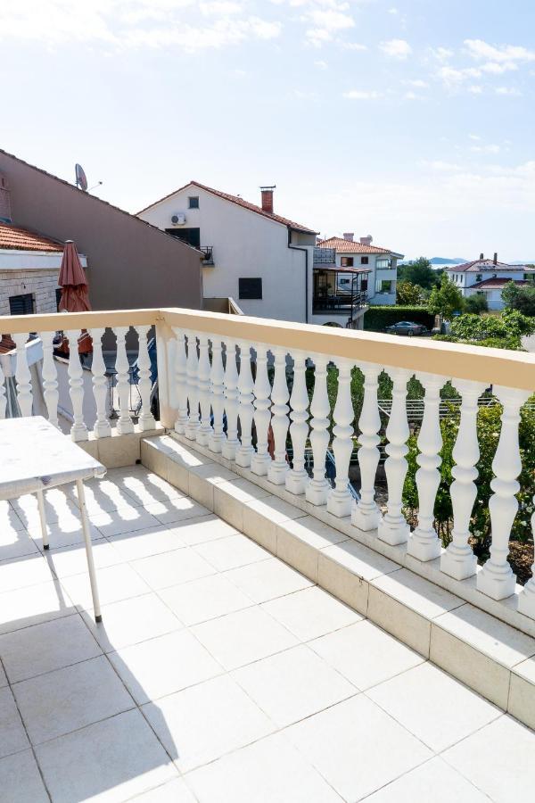 Apartment Mladen Biograd Na Moru Buitenkant foto