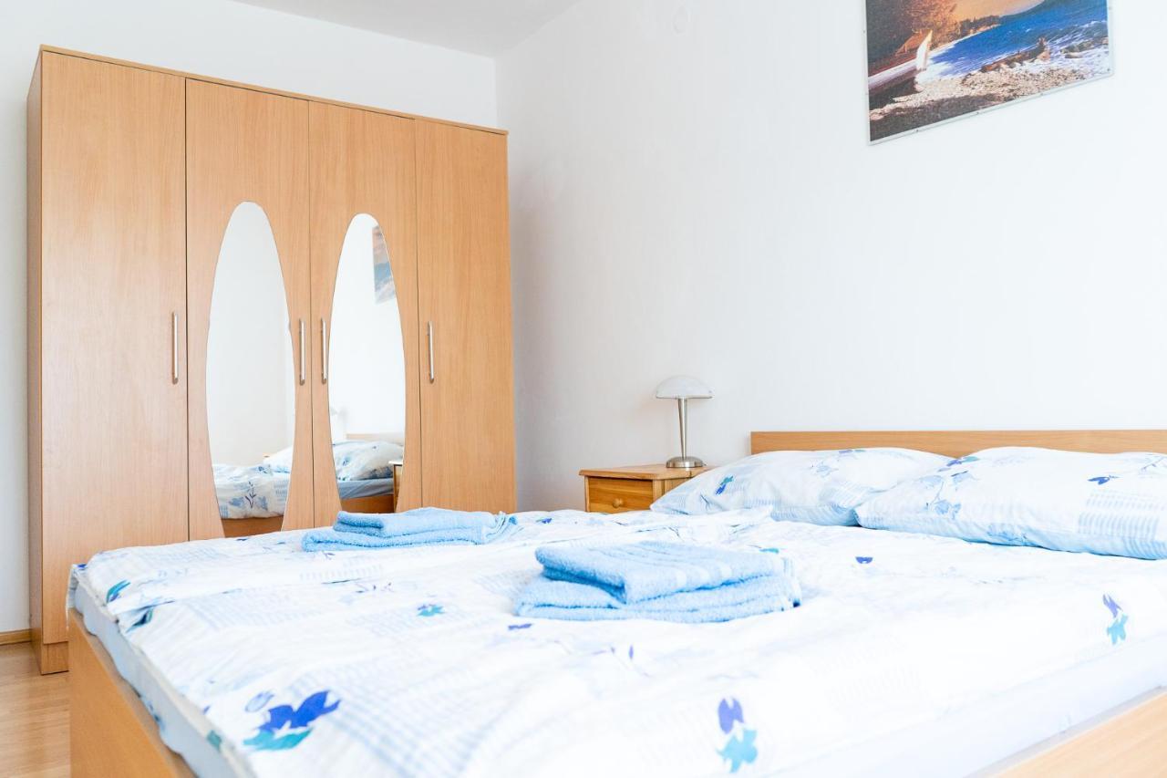 Apartment Mladen Biograd Na Moru Buitenkant foto