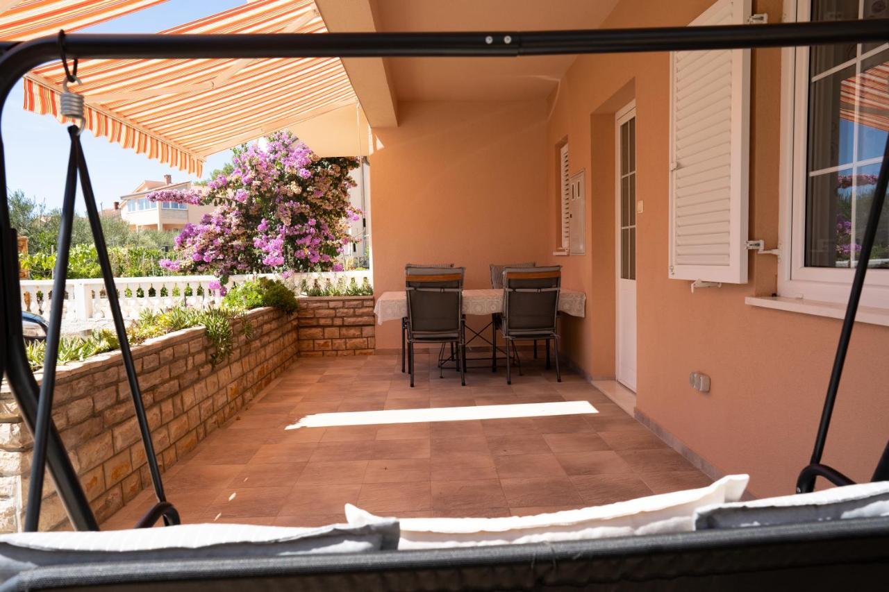 Apartment Mladen Biograd Na Moru Buitenkant foto