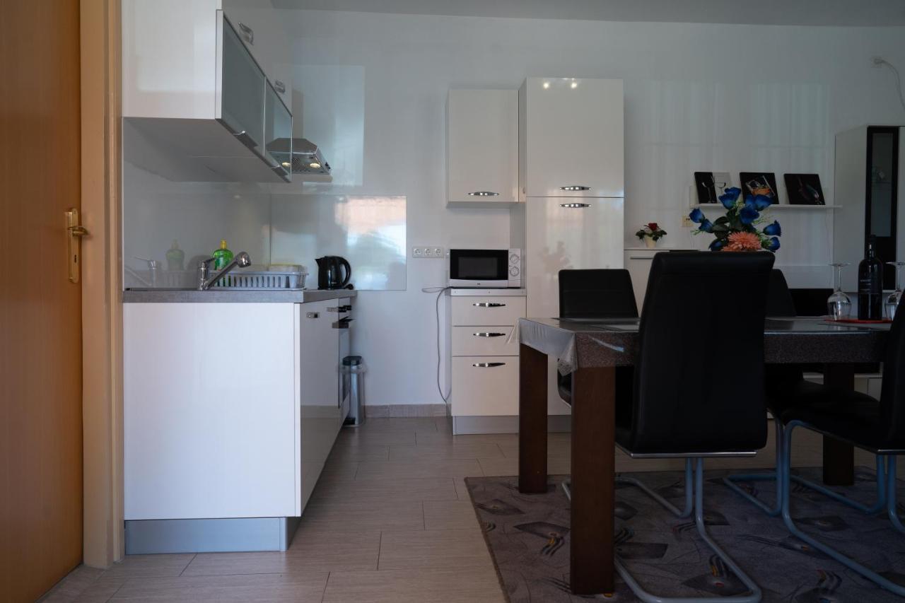 Apartment Mladen Biograd Na Moru Buitenkant foto