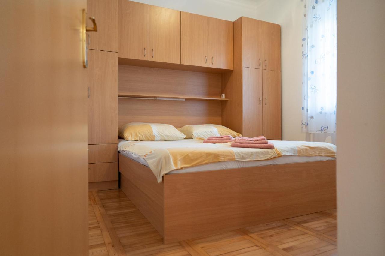 Apartment Mladen Biograd Na Moru Buitenkant foto