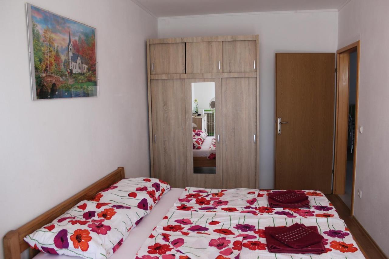 Apartment Mladen Biograd Na Moru Buitenkant foto